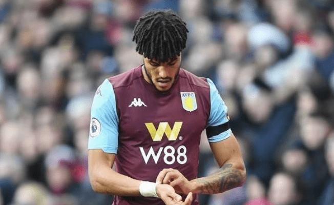  沃特金斯蝉联月最佳，维拉前锋冲击金靴奖势头强劲  